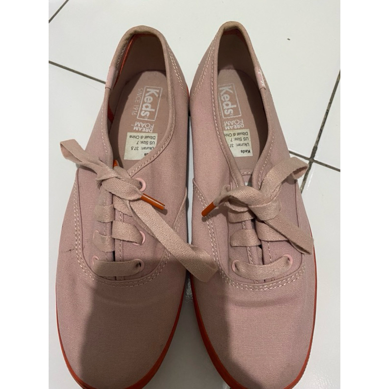 Dijual Preloved Sepatu Wanita Brand Keds Original