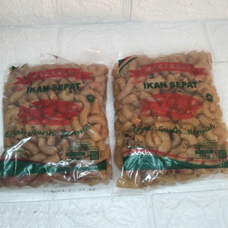 

2 pcs / dua bungkus kerupuk makaroni super satu bungkus kemasan 250 gram - makaroni ikan sepat - makaroni mekar - makaroni ngembang