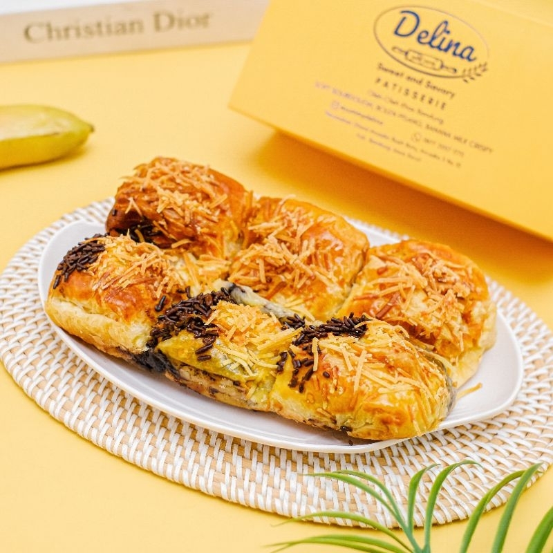 

DELINA - Bollen - Bolen Pisang - Bolen Pisang Premium - Bolen pisang Homemade - Bolen Pisang Lembut - Bolen Pisang Coklat Keju - Bolen Pisang Keju Susu - Bolen Pisang Coklat