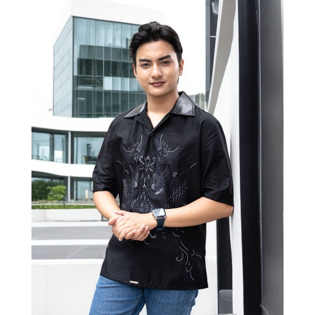Laskala x HAILUK Sadam Black Kemeja Bowling Batik Pria Premium Lengan Pendek