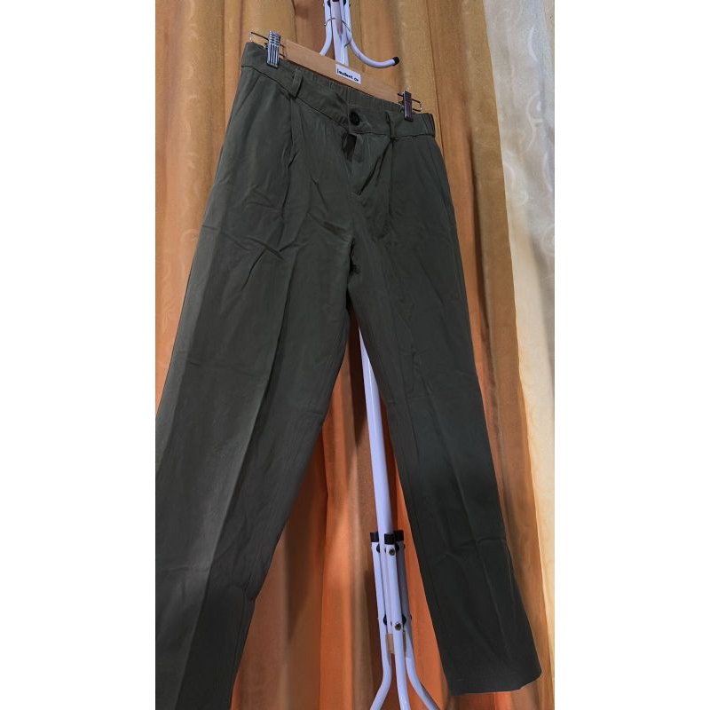 celana kain hijau army sesuai foto