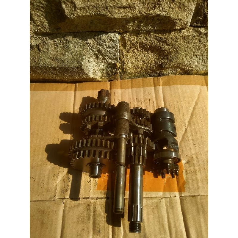 tranmisi gigi rasio vega r lama crypton kode 4ST original copotan motor
