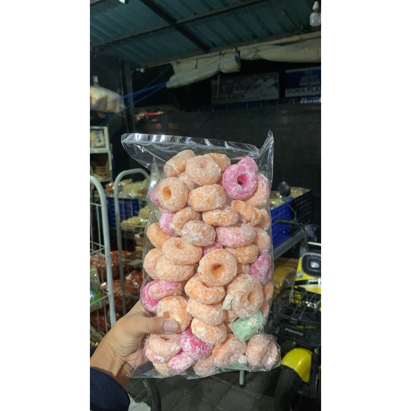 

DONAT GULA WARNA