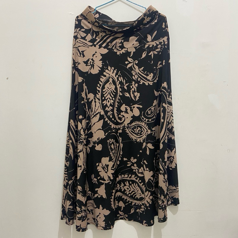 Rok Motif Hitam-Coklat / Flower Skirt Black-Brown | Preloved