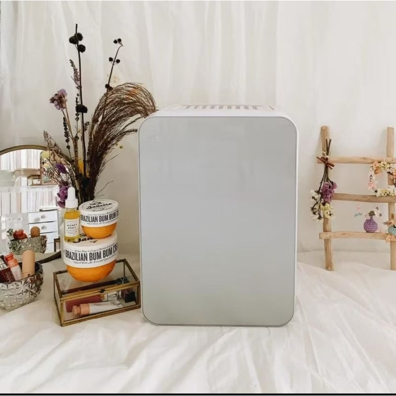 mini fridge 10L skincare / kulkas mini skincare preloved