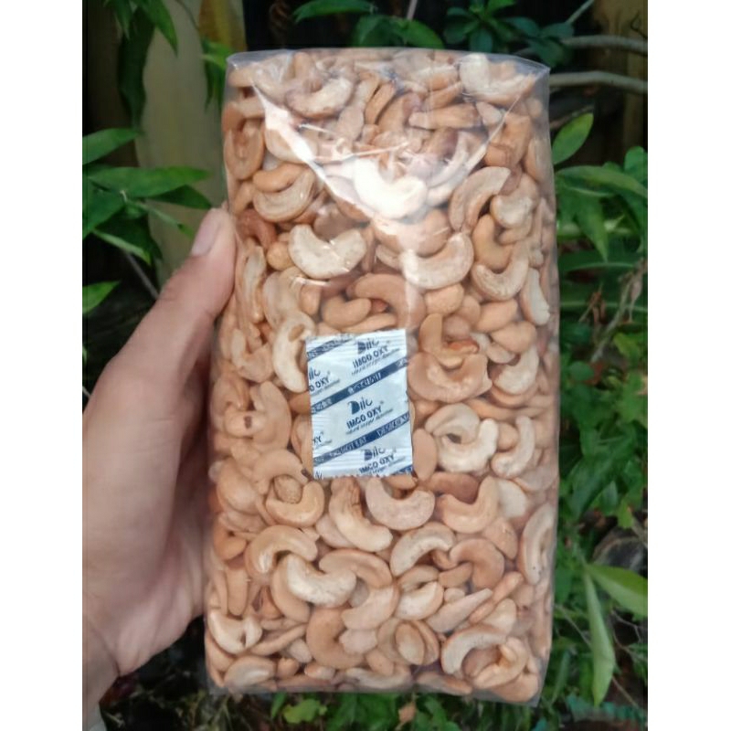 

Kacang Mede Patahan Matang 1kg Untuk Bumbu