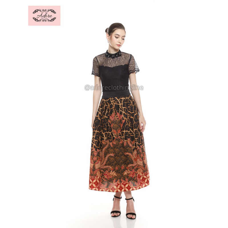 Adore Setelan Rok Batik Lace Chantilly Hitam