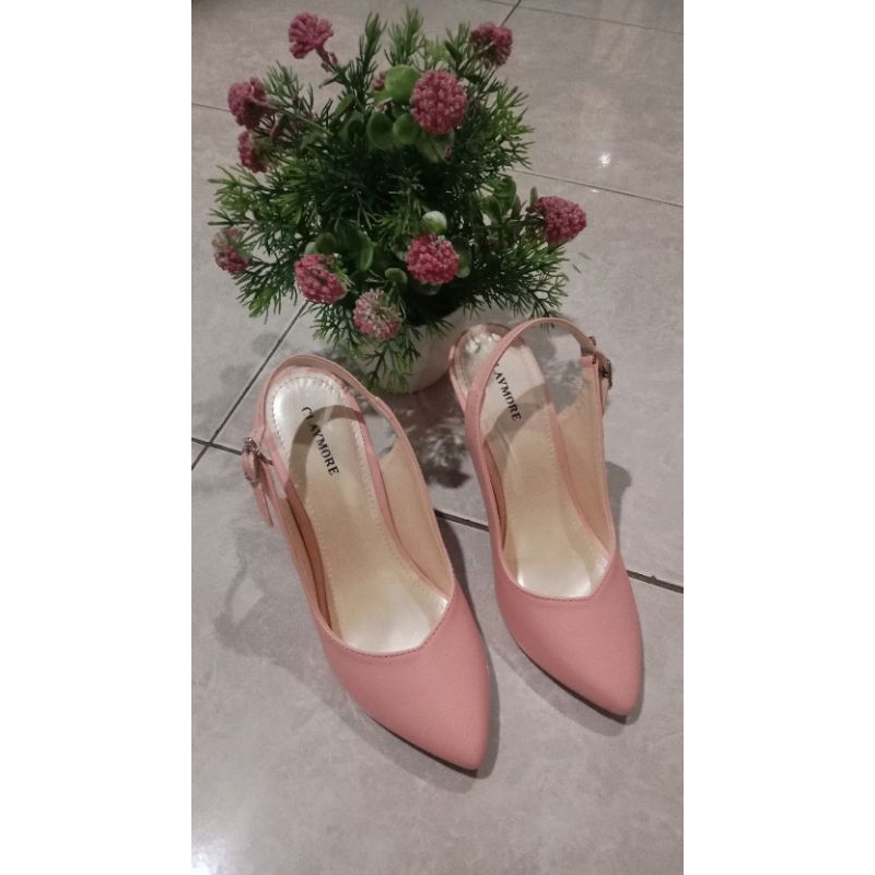 Sepatu heels Claymore