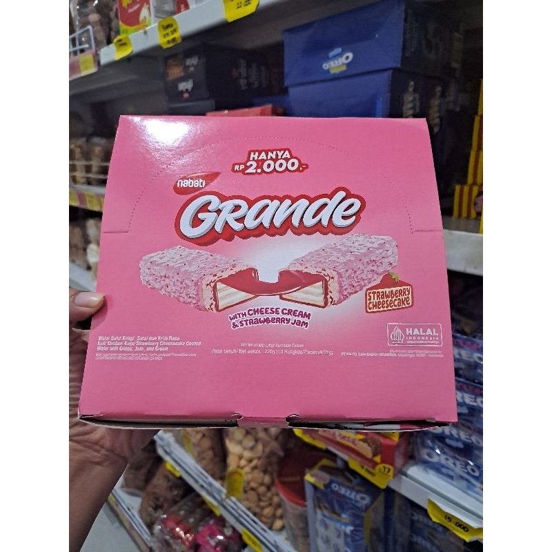 

Nabati Grande Cheese Cream n Strawbery jam isi 10 pcs