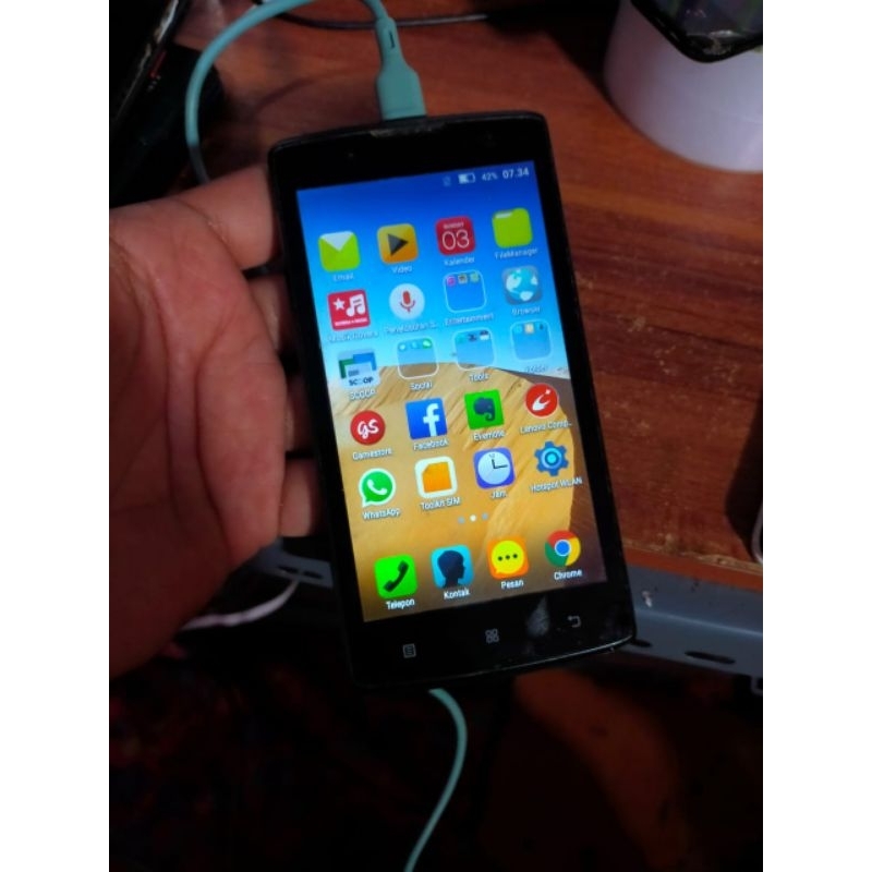 lcd Lenovo a2010 normal maaf jual lcd tc bukan unit hp yah...itu mesin cuman buat tes aja