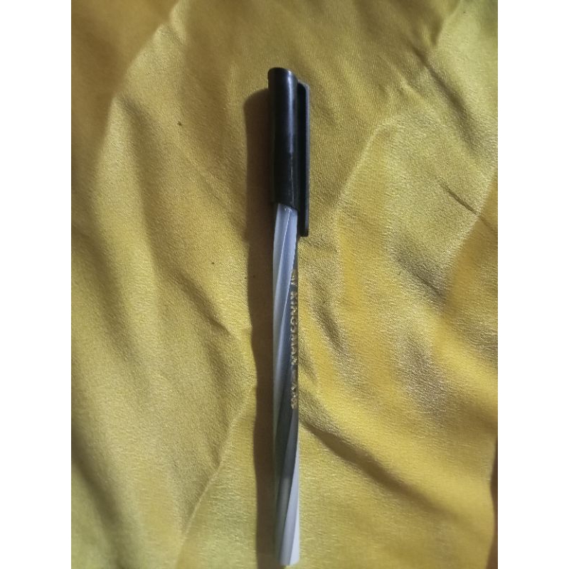 

pulpen warna warni (isi warna hitam)