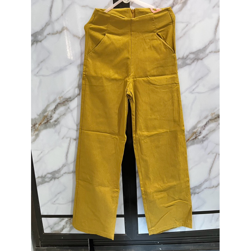 CELANA WANITA PRELOVED CELANA COKLAT CREAM CELANA KOTAK-KOTAK PRELOVED CELANA CARGO PRELOVED CELANA 