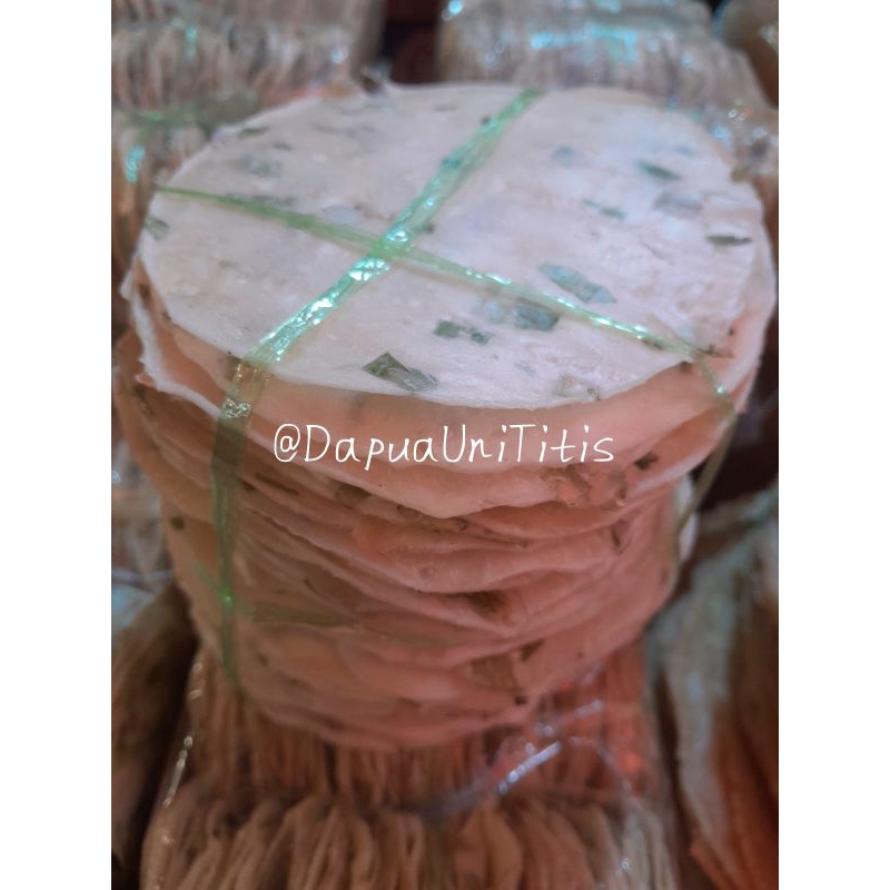 

Kerupuk Kamang/Kerupuk Ubi/Opak-ukuran sedang oleh2 Khas Bukittinggi