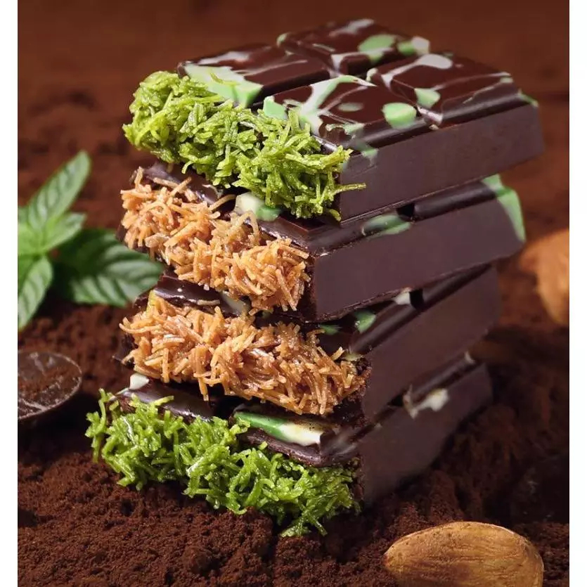 

【HALAL】【CHOCOLATE】Netflix Dubai Cokelat Pistachio Rasa Mentega Rasa Mentega Kelapa Rasa Mentega Kemiri Rasa Mentega Tekstur lembut Kakao pilihan Tekstur renyah dan lembut 1 kotak 60g Harga grosir