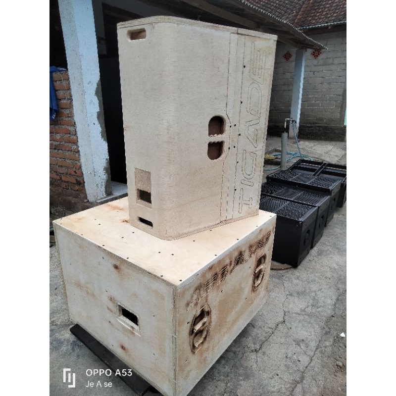 Box T24 N belakang lengkung