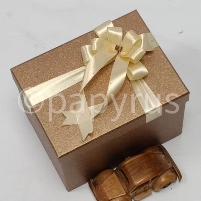 

PAPYRUS 15x20 Tinggi 15cm Kotak Kado Gift Box V1