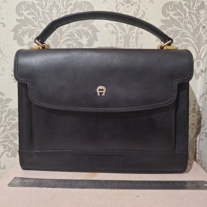 tas handbag kulit Aigner preloved