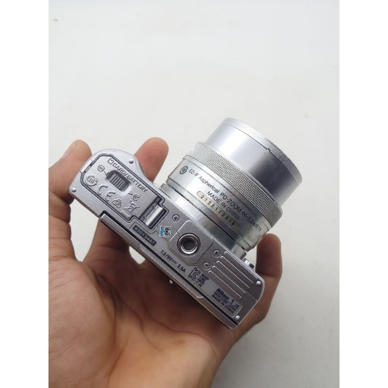 MIRRORLESS NIKON 1 J5