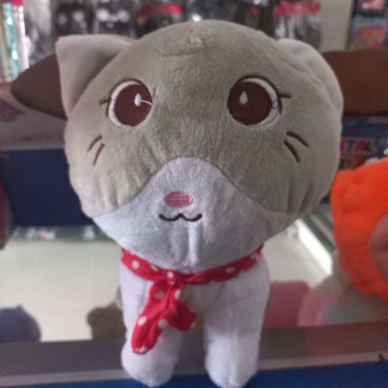 boneka kucing abu putih