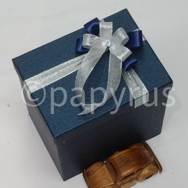 

PAPYRUS 15x20 Tinggi 20cm Kotak Kado Gift Box V1