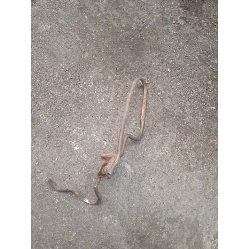 Breket dudukan selang rem depan yamaha mio sporty