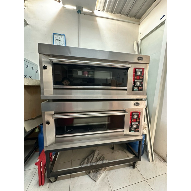 Austha Gas oven Bekas