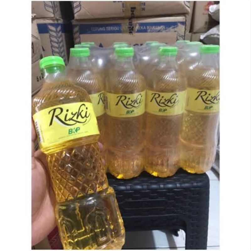 

Minyak goreng rizky 800/ 850ml botol