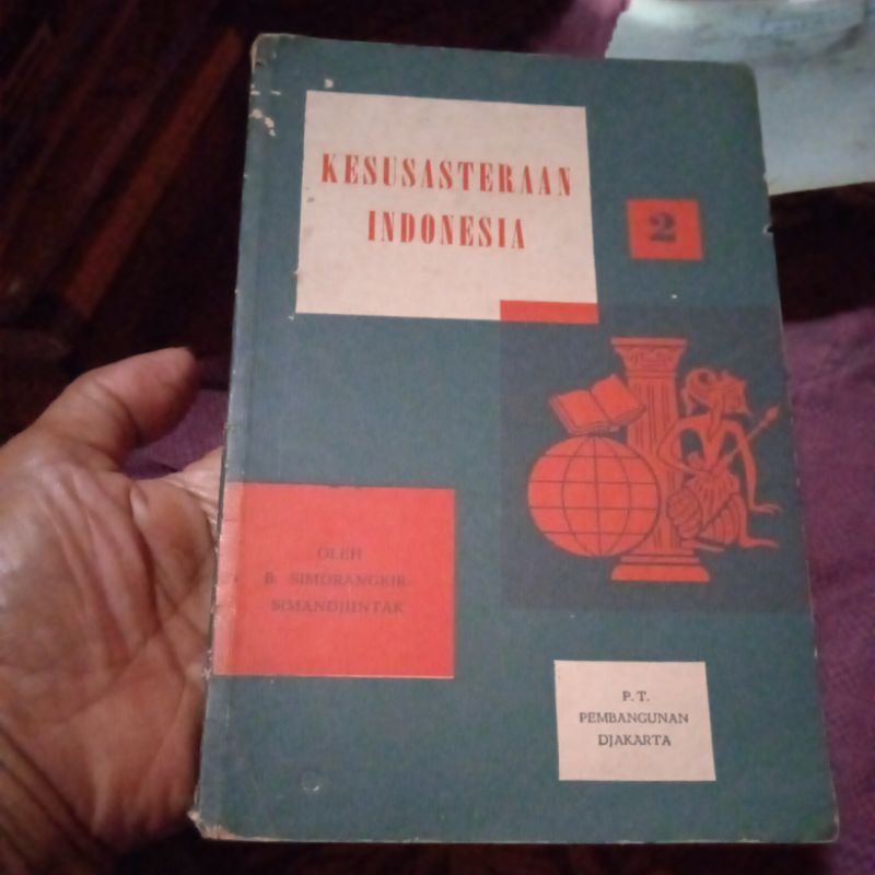 buku Kesusasteraan Indonesia 2 buku original Edjaan lama tahun 1955