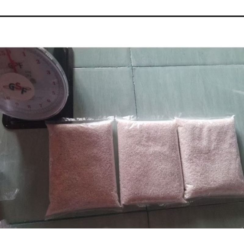 

beras kmasan 1 kg (hrga pket 3kg)