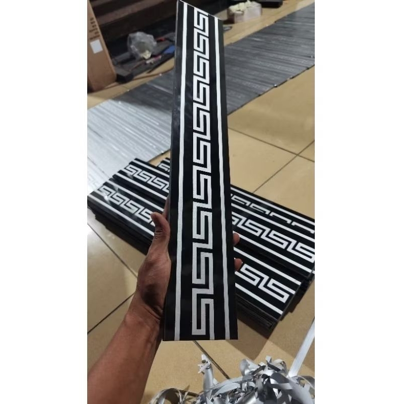 Granit List/Pline Grafir - Decorative - Pola 10x60 Plat Putih