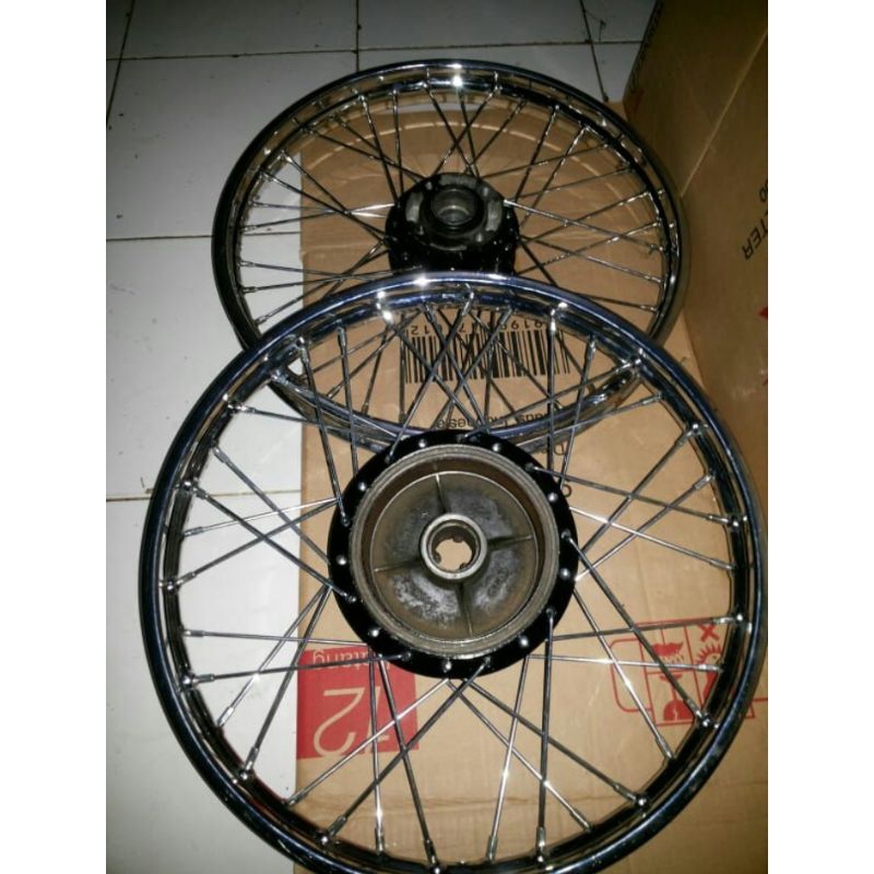 Pelek Vleg Jari-jari Depan Belakang Motor Yamaha Vega ZR/Vega New Second Original Copotan