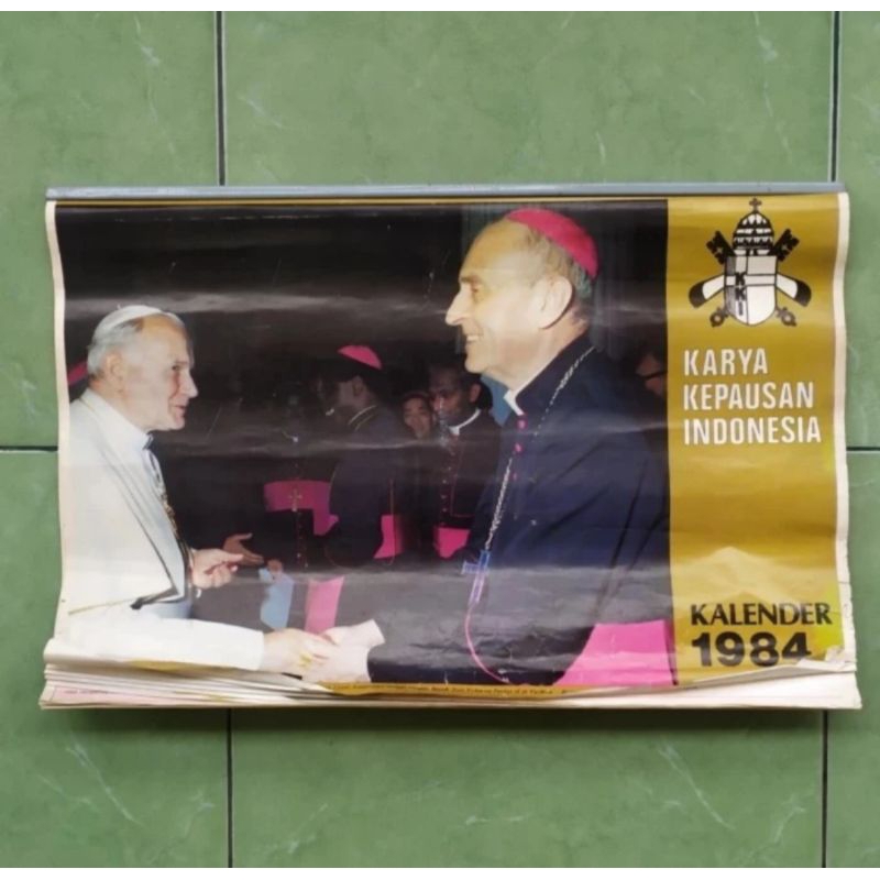 

kalender tanggalan dinding.agama kristen Katholik KARYA KEPAUSAN INDONESIA tahun 1984 jadul lawas lama super langka