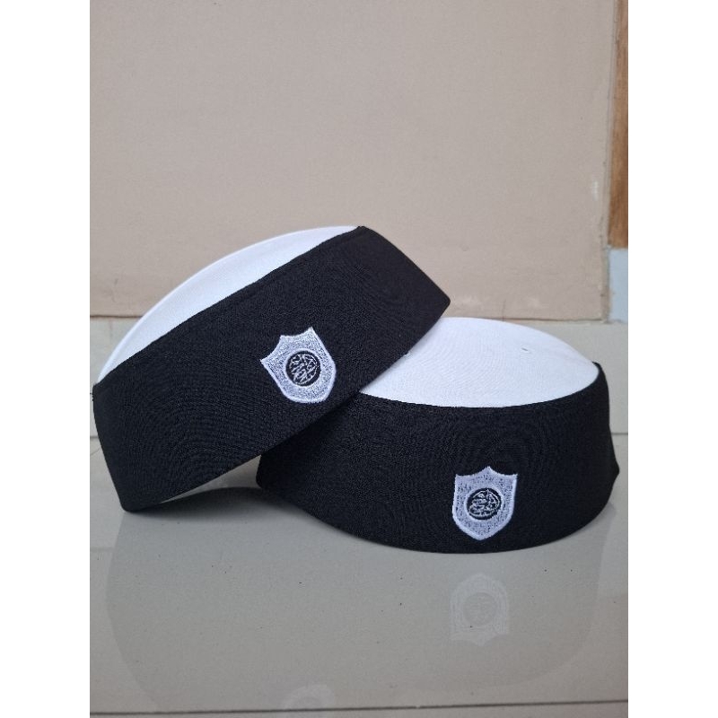 1 kodi(isi 20 pcs)peci logo bordir malaysia HITAM PUTIH