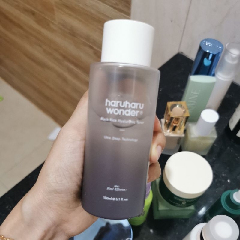 PRELOVED haru haru Wonder black rice hyaluronic toner