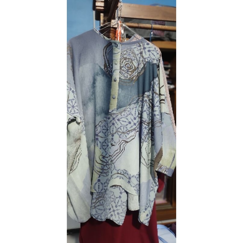 earth top ria miranda