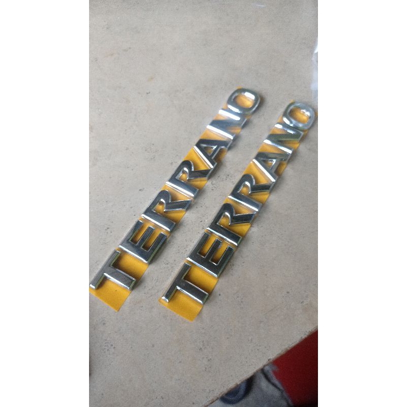 Emblem Nissan Terrano Crome