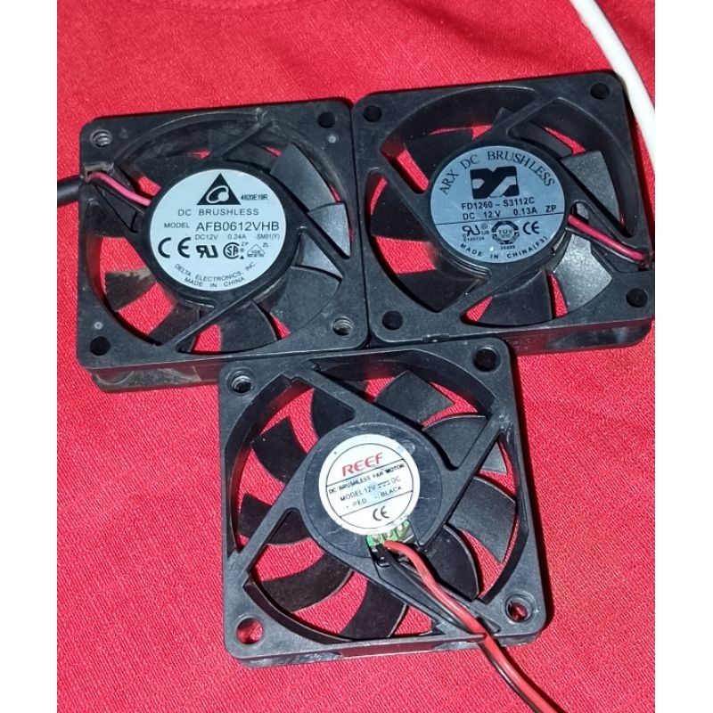 kipas 6x6cm 12V (0.24A/0.13A/+:red -:black) T1.5cm bekas copotan