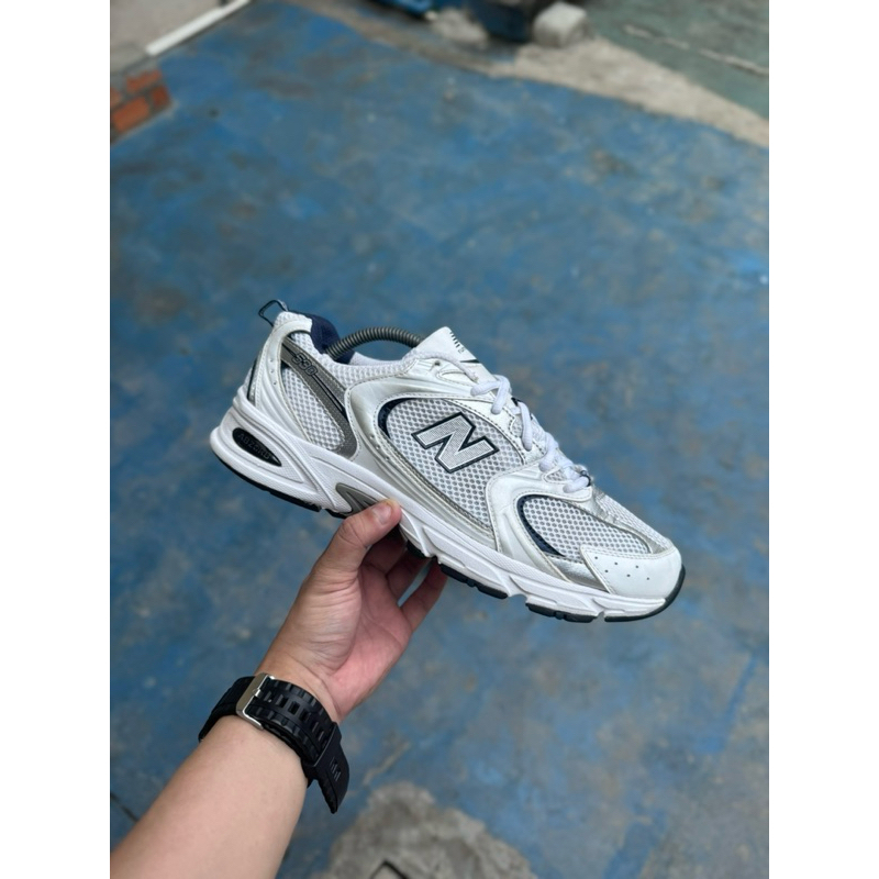 Sepatu second New balance 530 white indigo size 42,5 Original