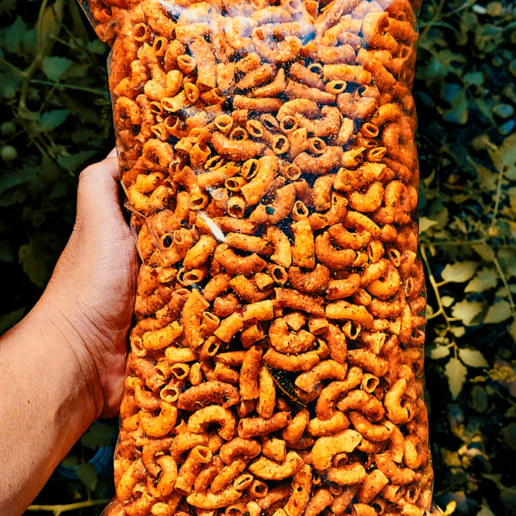 

MAKARONI KRIUK 250 GRAM DAUN JERUK