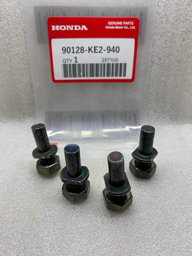 Baut Gear nap gear Belakang HONDA GLPRO-MEGAPRO-TIGER-GL100-CB100 90128-KE2-940 original AHM