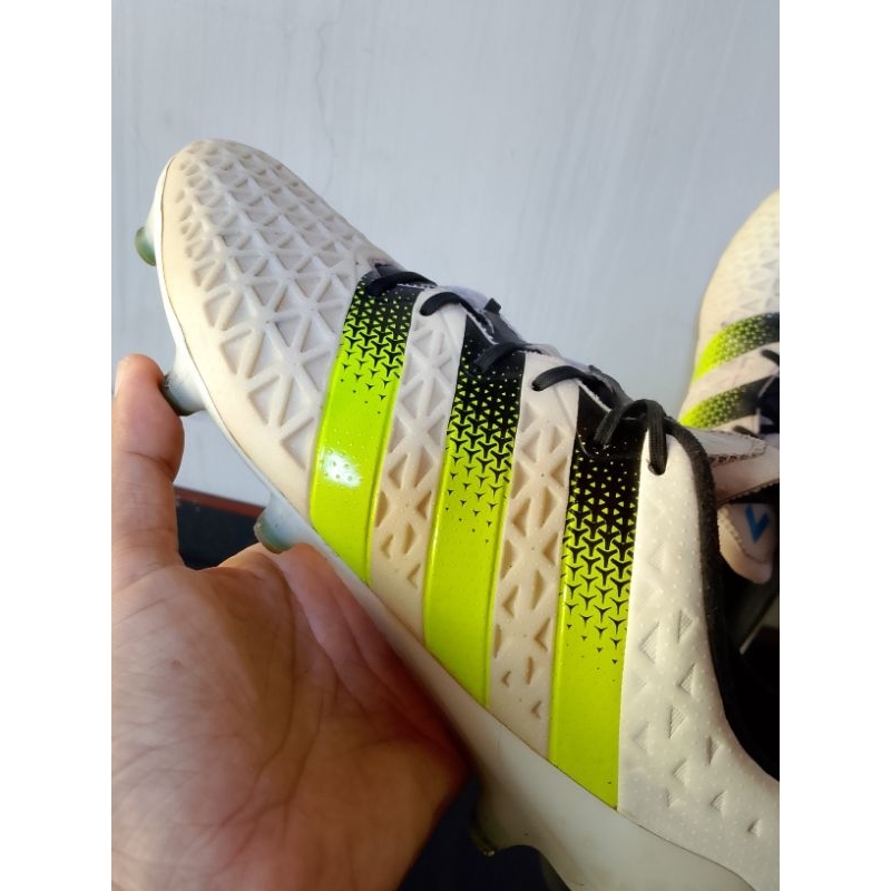 Sepatu sepakbola adidas Ace 16.1