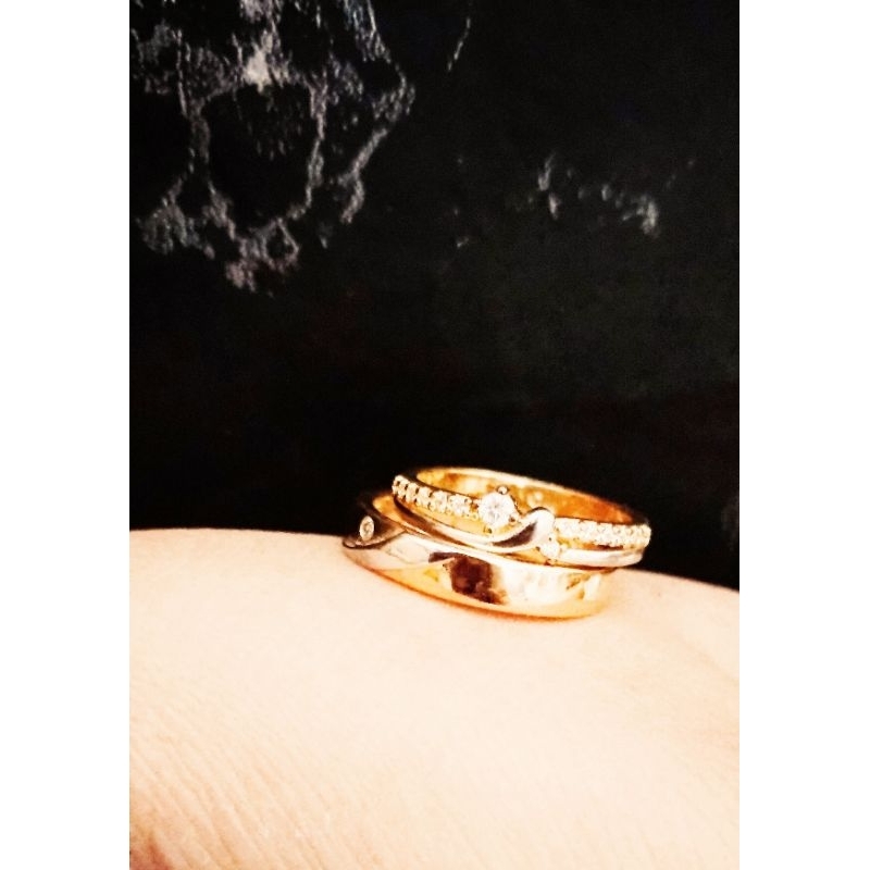 cincin xuping couple sepasang ada ukir I love you di lingkar cicinnya perhiasan wanita dengan tampil