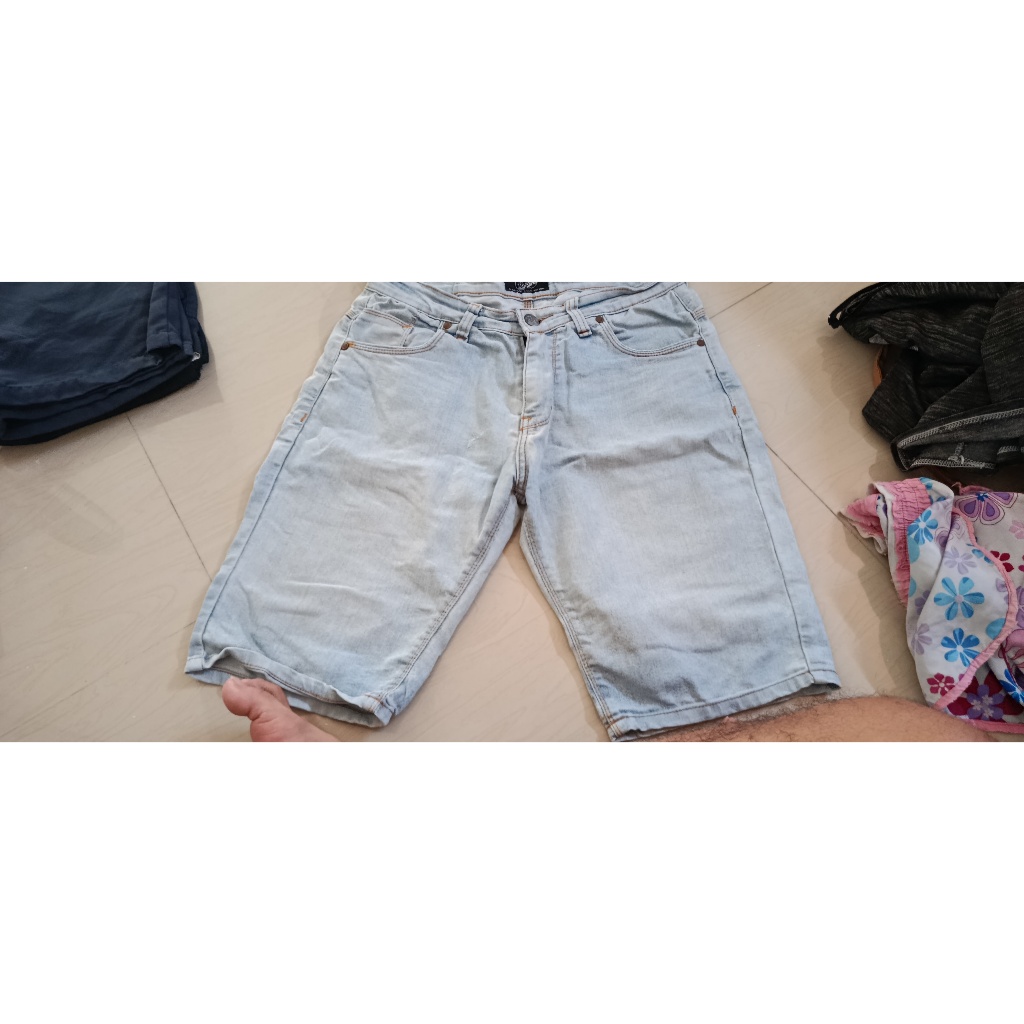 Celana Jeans Pendek Pria Distro Denim Bekas