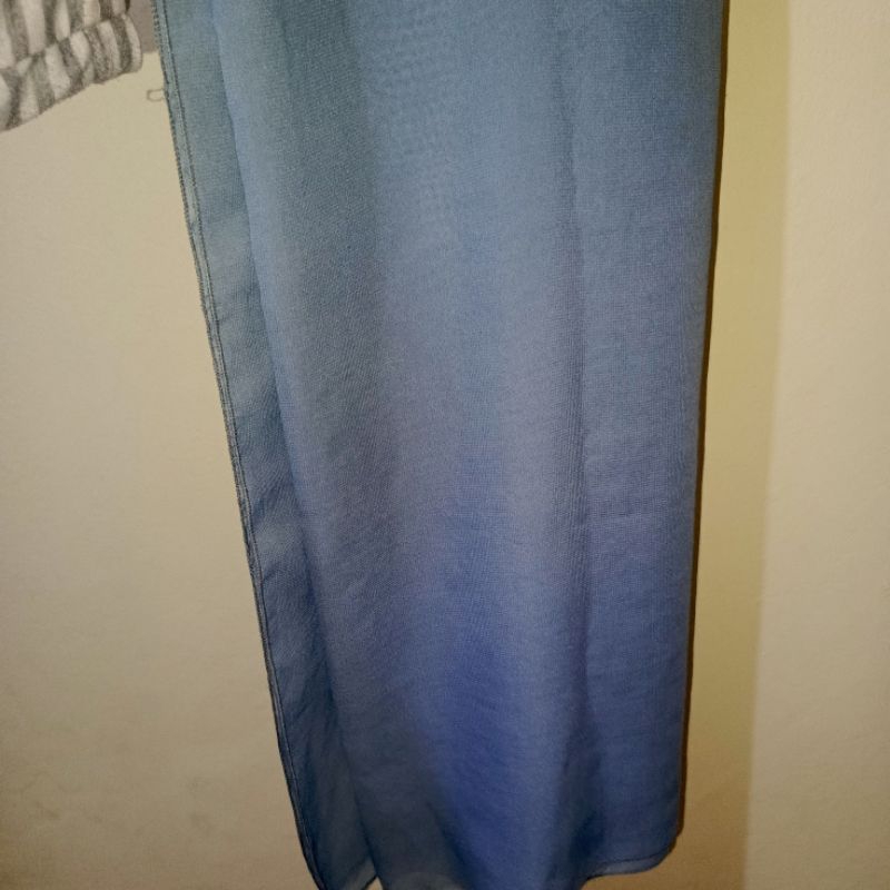 jilbab segi empat polos biru langit