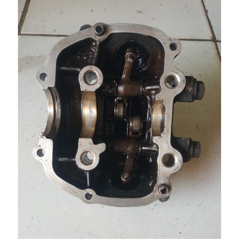 roker arm engine mounting/klep motor pulsar 220 cc
