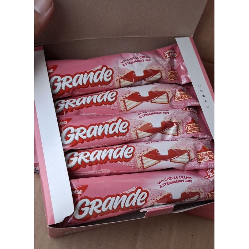 

Nabati Grande Rasa Chessecake Strawberry 1 box / 10 pcs