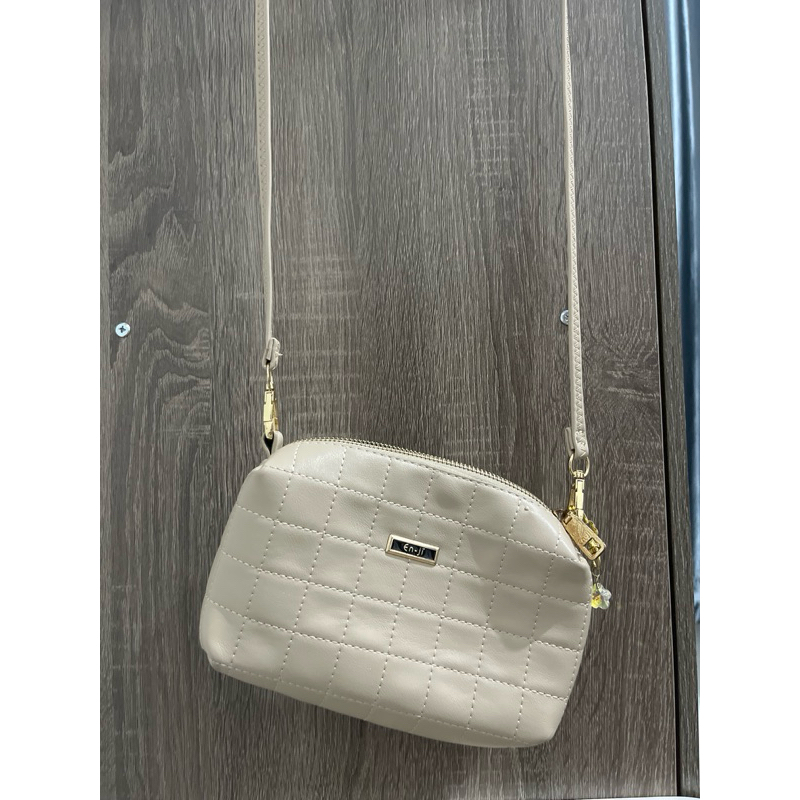 tas enji peelovee jogja