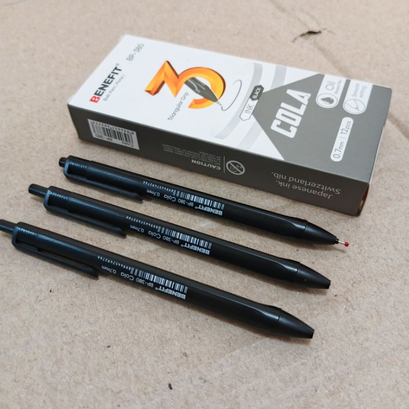 

1 Pak Pulpen Benefit Cola Isi 12 Pcs HITAM