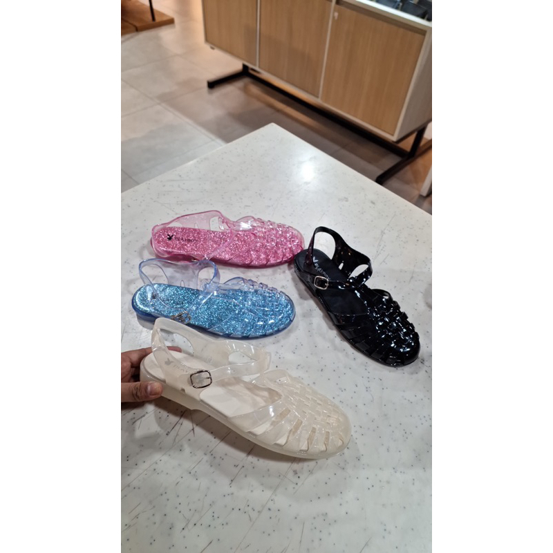 brand playboy Sepatu flatshoes dan Sandal wedges wanita tag 999.000
