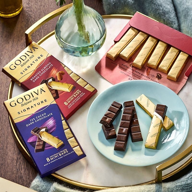 

Camilan Coklat Impor Godiva Belgium 1926 Signature Mini Bar 90 Gr ( Individual Wrapped 8 Mini Bars ) Varian Sea Salt Dark Choco, Roasted Almond Dark Choco, Salted Caramel Milk Choco, Masterpiece Dark Choco Ganache Heart 78.5 Gram & 109 Gram